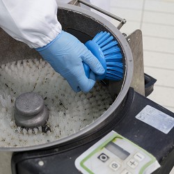 Round Hand Brush I. A. 120 mm.