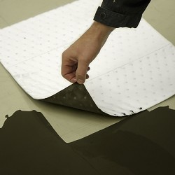 Oil Selective Absorbent Pads 50 x 38 cm. White